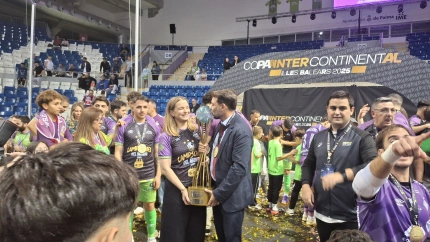 José Tirado y Marga Prohens con la tercera Intercontinental