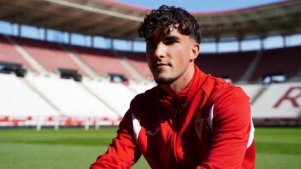 Izan Segura atendió a los medios del club