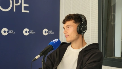 El duro camino de David González hasta convertirse en pieza clave del Burgos CF: "Recuerdo a mis padres irse llorando de vuelta a casa"