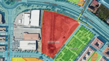 En rojo, la parcela que se adecuará para usos polivalentes y el traslado del mercado franco