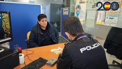 Recupera 800 euros que entregó hace dos años de una cartera perdida