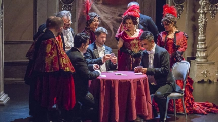 Representación de La Traviata en la versión de la compañía lírica Ópera 2001