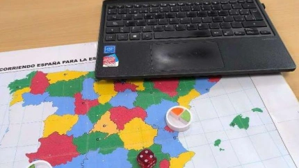 Un profesor crea un Trivial para enseñar Geografía