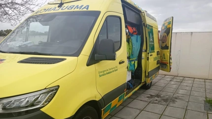 Muere una mujer y un hombre resulta herido al caer su coche por un barranco en Granada