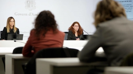 Rueda de prensa de presentación del protocolo con la secretaria de Estado de Igualdad y Participación Ciudadana de Andorra, Mariona Cadena, y la jefa del departamento de Políticas de Igualdad, Mireia Porras.