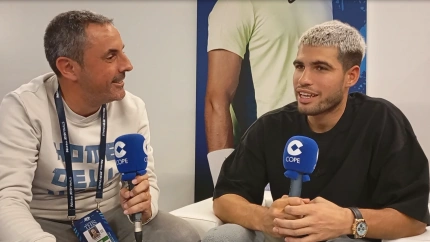 Carlos Alcaraz con Ángel García