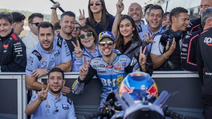 Alex Márquez logró su segunda victoria consecutiva al sprint tras la lograda en Portimao.