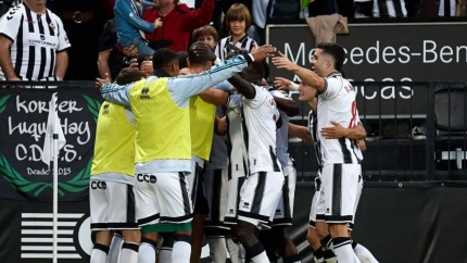 Los jugadores del Castellón celebran uno de los cinco goles contra la Real Sociedad B