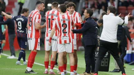 Borja y sus jugadores ante el Eibar