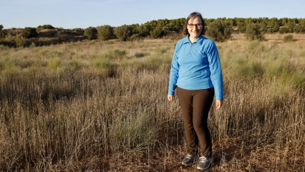 Concepció Morera a la seva finca familiar que ha inscrit al Registre de parcel·les agrícoles en desús