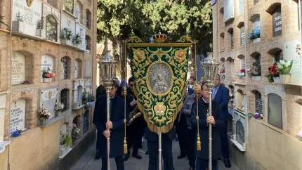 La Hermandad de la Esperanza visito el Cementerio Municipal de San José