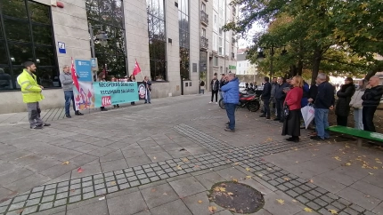 Concentración ante el edificio de la Xunta en Ferrol