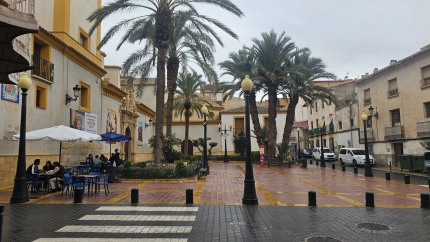 Plaza del barrio de san Cristóbal, donde ha sido desalojada una casa okupada en las primeras horas del dispositivo de seguridad
