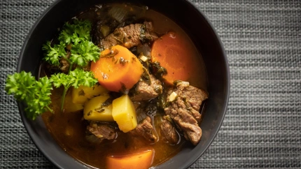 Así se prepara el ‘boeuf bourguignon’ perfecto, el plato de cuchara que te conquistará este otoño