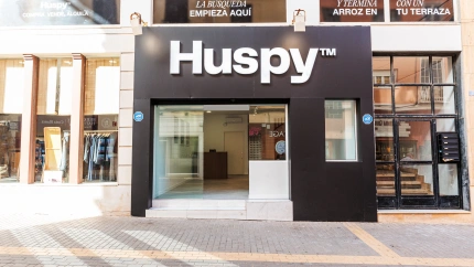 La nueva sede de Huspy en Dénia, ubicada en la calle Magallanes, 1, en pleno centro urbano de la ciudad