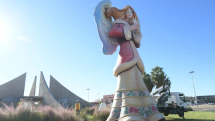 Seis ángeles de 9 metros llegan a Alicante para guiar la Navidad más gigante de España