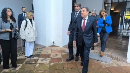 Planas llegando a la Conferencia