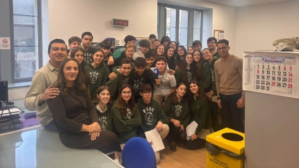 Estudiantes de los Dominicos, en la redacción de COPE Oviedo