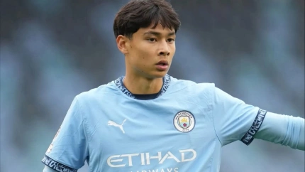 El joven canterano del Manchester City se ha retirado a los 19 años para dedicarse a estudiar derecho.