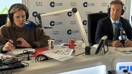 Cristina López Schlichting junto a Alejandro Ramírez