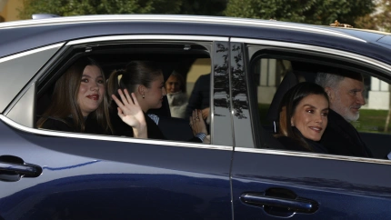 La Familia Real llega al almuerzo familiar por el 50 aniversario de la Monarquía en el Palacio de El Pardo.