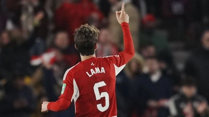 Manu Lama celebra el gol del empate del Granada
