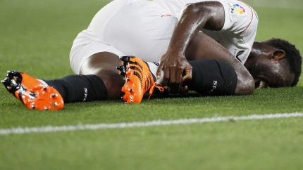 El defensa francés del Sevilla, Nianzou Tanguy Kouassi, en una imagen de archivo. EFE/José Manuel Vidal.