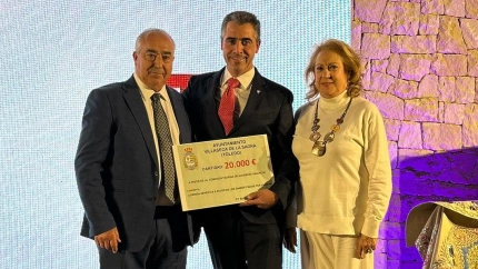 Jesús Hijosa, alcalde de Villaseca junto a Estrella Basco, concejala de festejos de Algemesí
