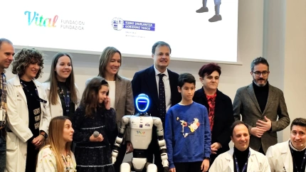 Saaki, el robot que acompañará a los niños ingresados en Álava de forma pionera