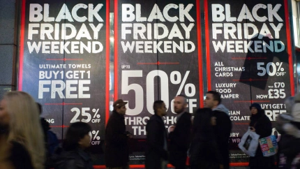 EC1WT7 EC1WT7 BLACK FRIDAY weekend on London's busy Oxford Street .
