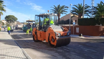 Trabajos de asfaltado en Dénia para mejorar la seguridad y el estado de las calles más deterioradas