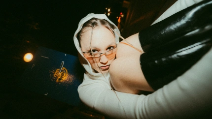 Abril, la jove cantant benissera guardonada com a Artista Revelació