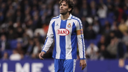 Cabrera se lamenta tras su gol en propia puerta en el Espanyol - Sevilla