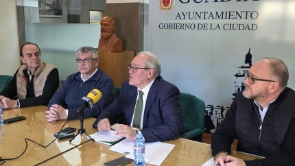 Visita del delegado de Fomento, Vivienda y Articulación del Territorio de la Junta en Granada, Antonio Ayllón, al Ayuntamiento de Guadix