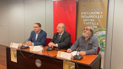 Presentación del Informe sobre Exclusión y Desarrollo Social en Castilla y León, elaborado por la Fundación Foessa. Participan el presidente del CES de Castilla y León, Enrique Cabero, el presidente de Cáritas Castilla y León, Guenther E. Boelhoff, y el miembro del Comité Técnico de la Fundación Foessa, Pedro Fuentes.