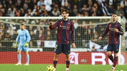 Vencedor, en el partido ante el Valencia CF en Mestalla