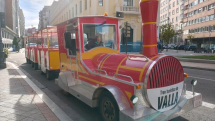 El presidente de CEOE en Valladolid, Carlos Magdaleno, ha presentado la campaña para seguir luchando por el soterramiento del ferrocarril en una ciudad que está divida por la vías