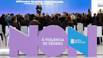 El presidente de la Xunta, Alfonso Rueda, acompañado de varios miembros de su Gobierno, participa en el Acto Institucional de Conmemoración por el Día Internacional da Eliminación de la Violencia contra as Mulleres en  Expocoruña (A Coruña)