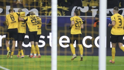 Los jugadores del Dortmund celebran el gol contra el Villarreal