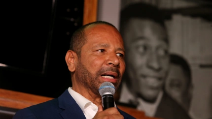 El director de la empresa NR Sports, Neymar da Silva Santos, es el nuevo dueño de la marca Pelé.