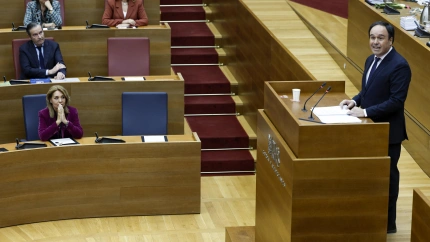 El candidato del PP, Juanfran Pérez Llorca, durante su intervención en el pleno celebrado este jueves para investirlo como nuevo president