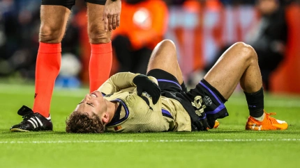 Fermín se duele de un golpe en el partido del martes en Stamford Bridge.