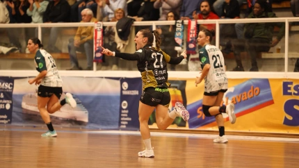 María Sancha celebra un tanto del Guardés en A Sangriña