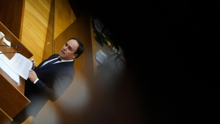 El secretario general del PP de la Comunitat Valenciana, Juanfran Pérez Llorca, durante su debate de investidura- Jorge Gil - Europa Press