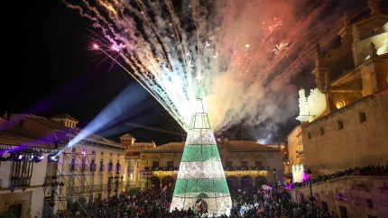 Encendido del árbol luminoso de la plaza de España en la Navidad de 2024