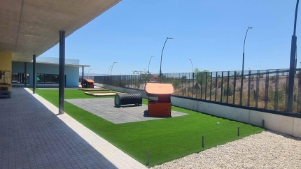 Patio exterior de la escuela infantil San Antonio, que abrirá antes de que acaba el año