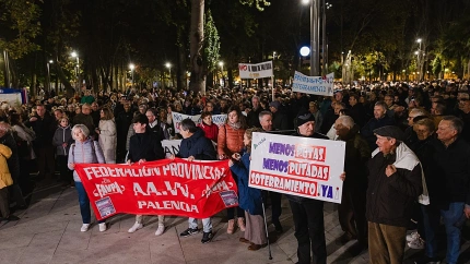 Vecinos protestan por las pantallas acústicas instaladas por Adif en Palencia