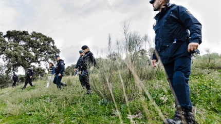 Agentes de Policía Nacional supervisan la zona durante un simulacro