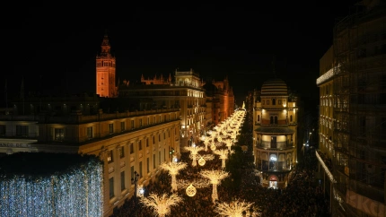'El camino que lleva a Sevilla' es el lema con el que la capital hispalense ha dado la bienvenida a la Navidad
