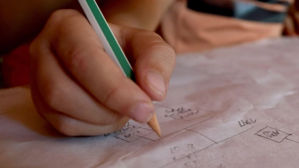 2AT5C55 Nino escribiendo